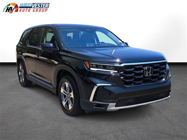 new 2025 Honda Pilot car, priced at $45,695