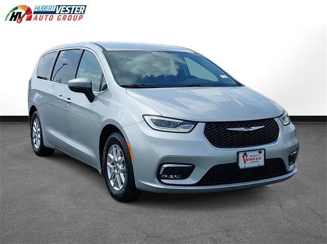 used 2023 Chrysler Pacifica car, priced at $24,176