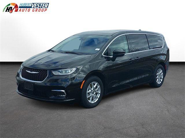 used 2023 Chrysler Pacifica car, priced at $23,952