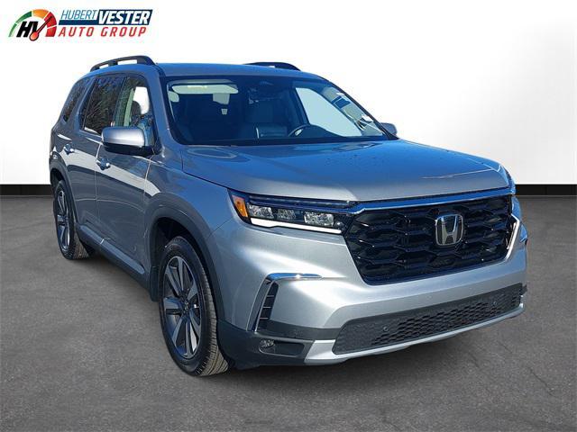 new 2025 Honda Pilot car, priced at $47,895