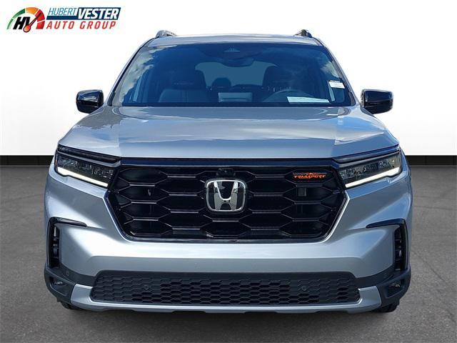 new 2025 Honda Pilot car, priced at $49,795