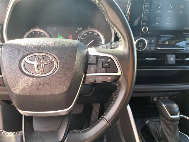 used 2022 Toyota Highlander car, priced at $34,000