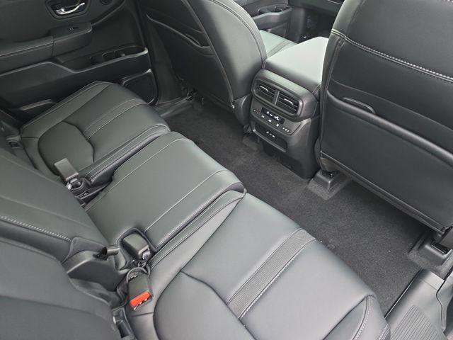 new 2025 Honda Pilot car, priced at $51,550