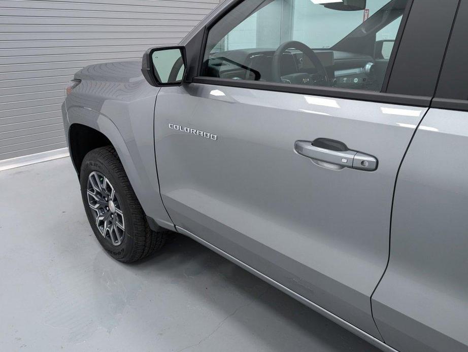 new 2024 Chevrolet Colorado car, priced at $37,000