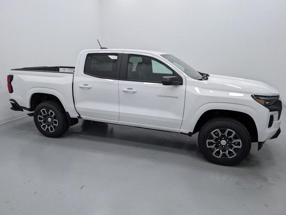 new 2024 Chevrolet Colorado car, priced at $37,000