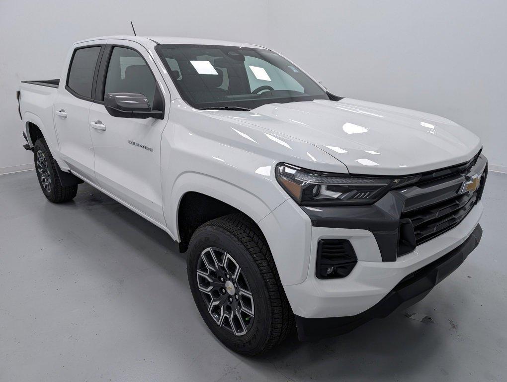 new 2024 Chevrolet Colorado car, priced at $37,000