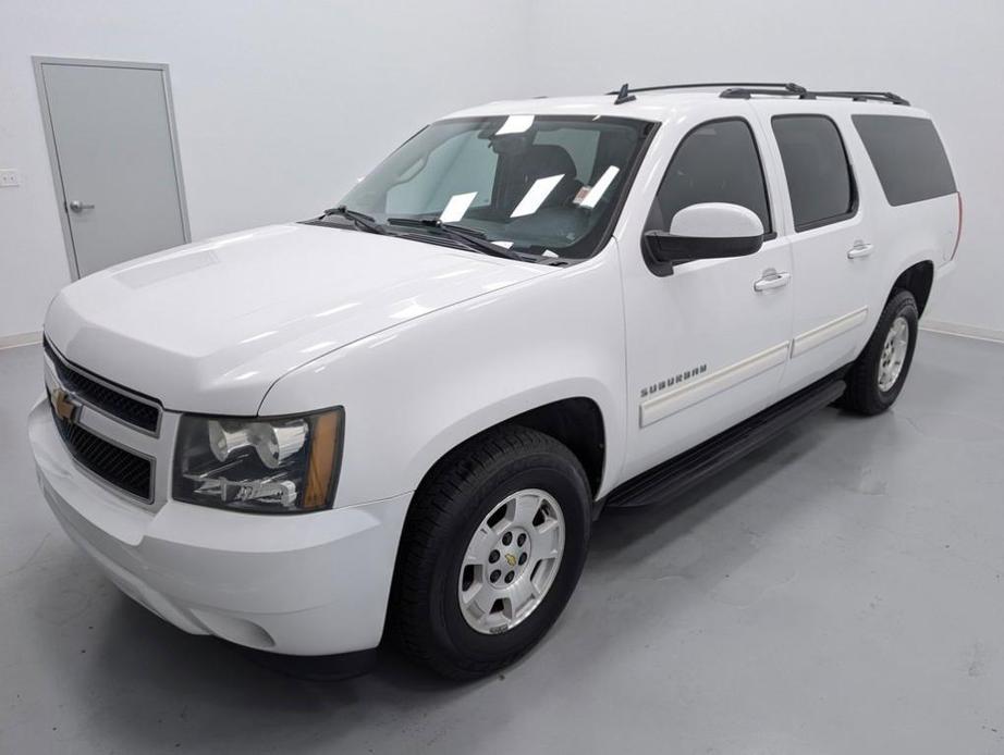 used 2014 Chevrolet Suburban car, priced at $9,995