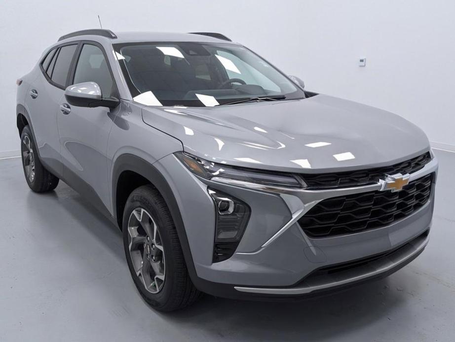 new 2025 Chevrolet Trax car, priced at $24,510