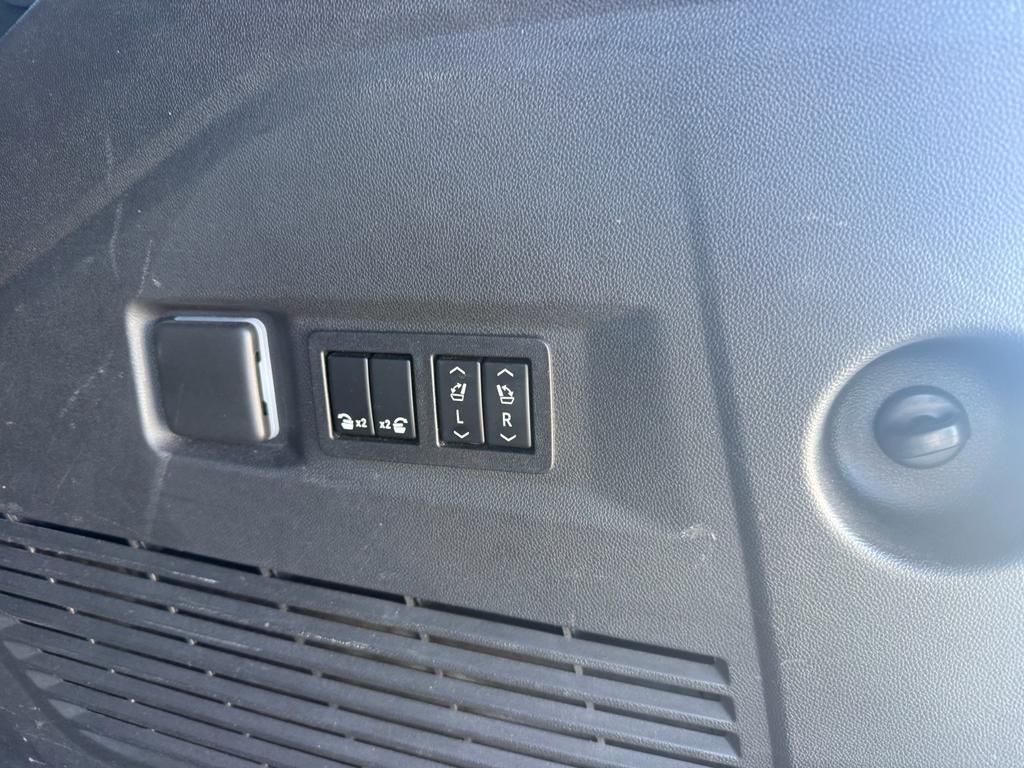 used 2022 Chevrolet Tahoe car, priced at $49,900