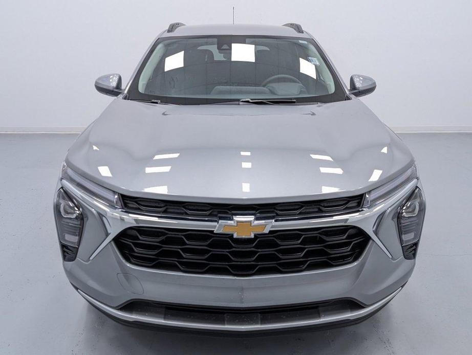 new 2025 Chevrolet Trax car, priced at $24,180