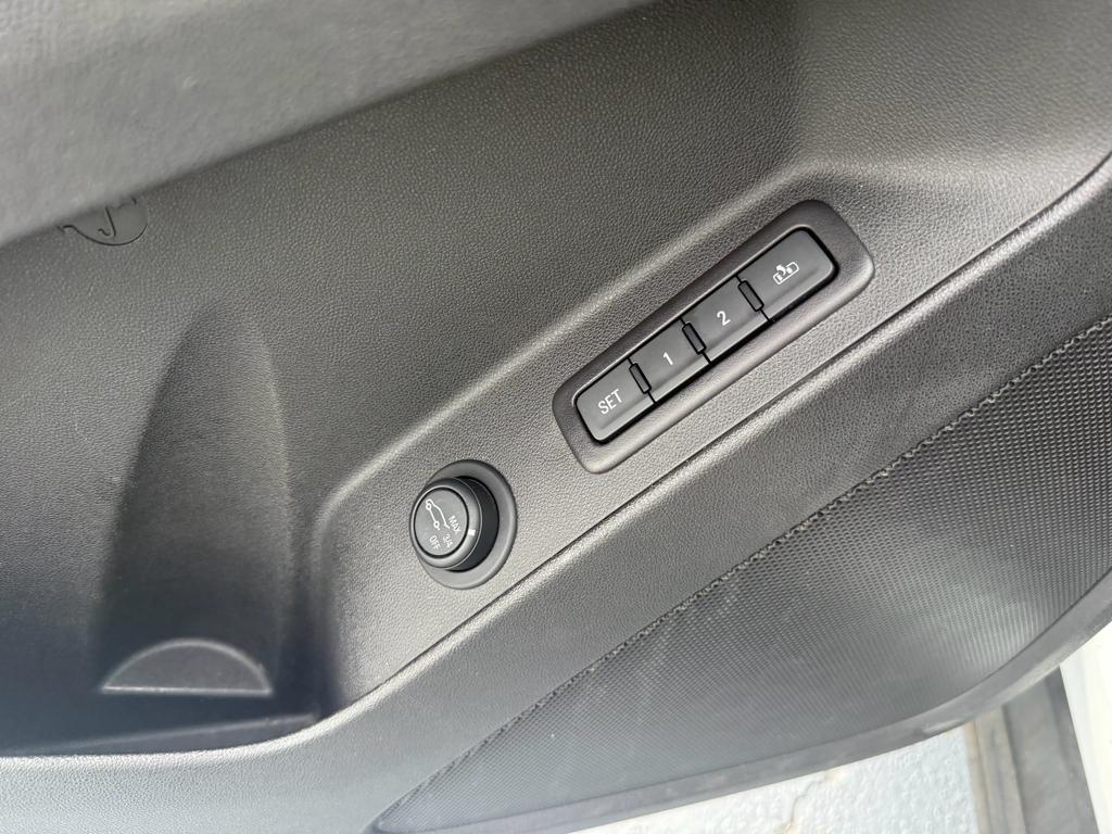 used 2018 Chevrolet Equinox car, priced at $13,695