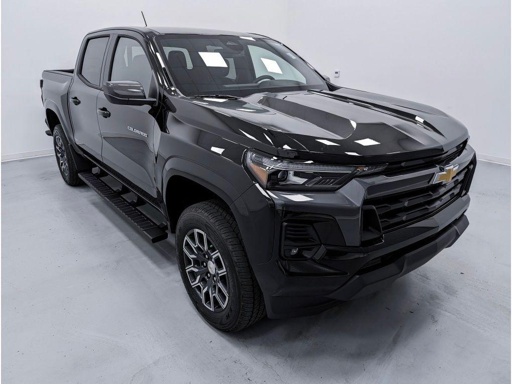 new 2024 Chevrolet Colorado car, priced at $36,500