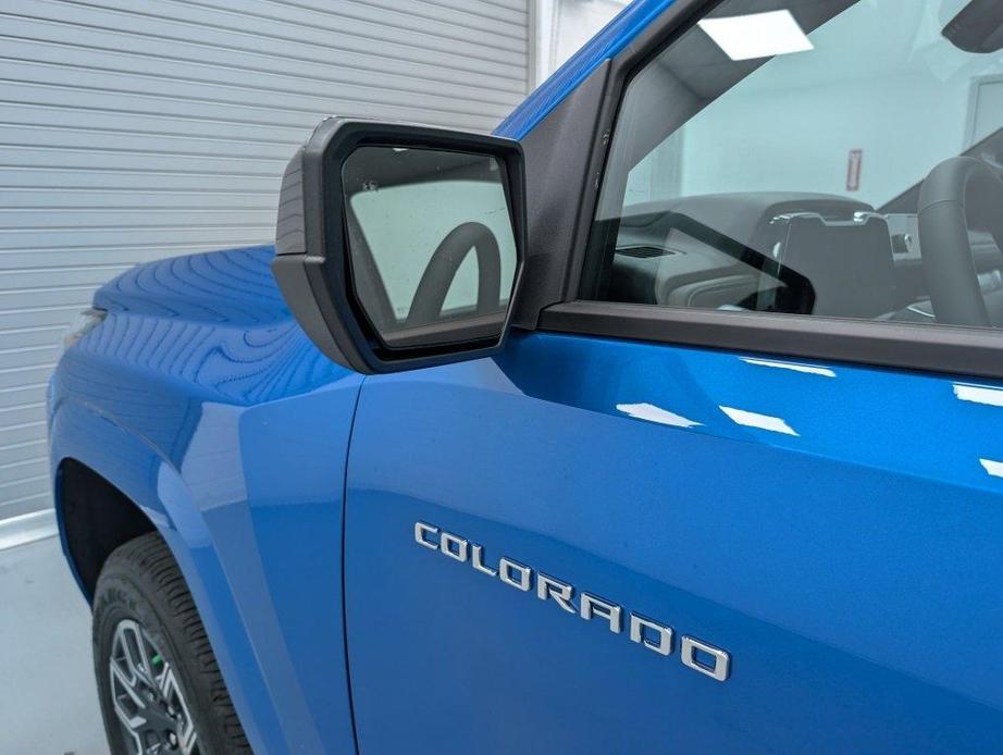 new 2024 Chevrolet Colorado car, priced at $37,500