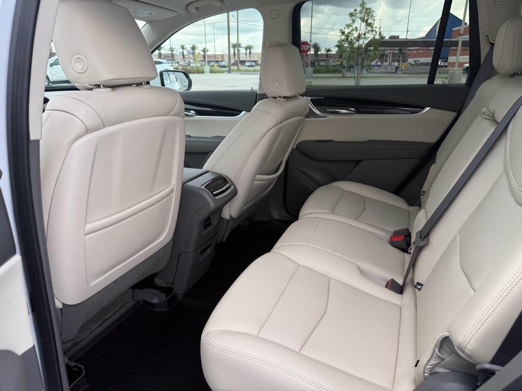 used 2024 Cadillac XT6 car, priced at $52,990