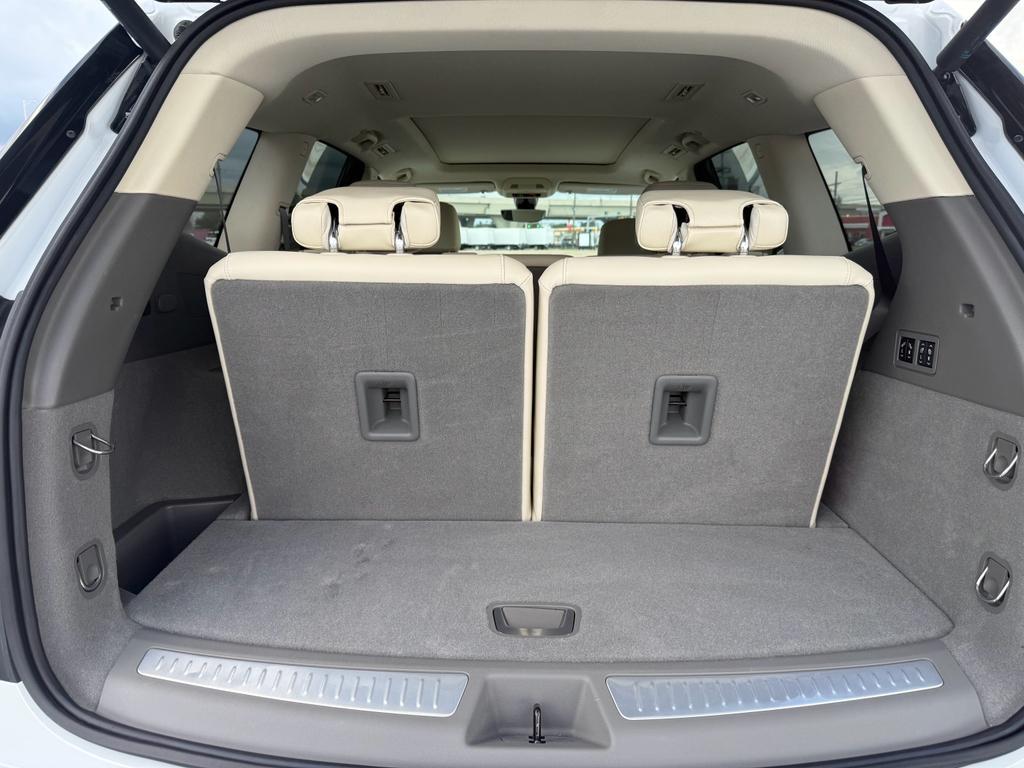 used 2024 Cadillac XT6 car, priced at $52,990