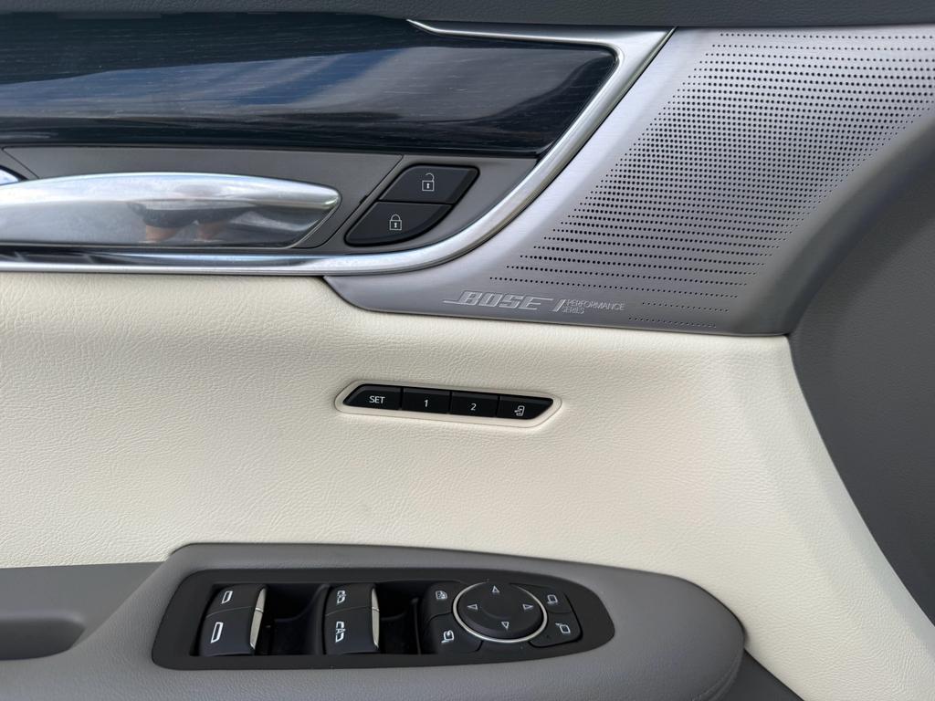 used 2024 Cadillac XT6 car, priced at $52,990