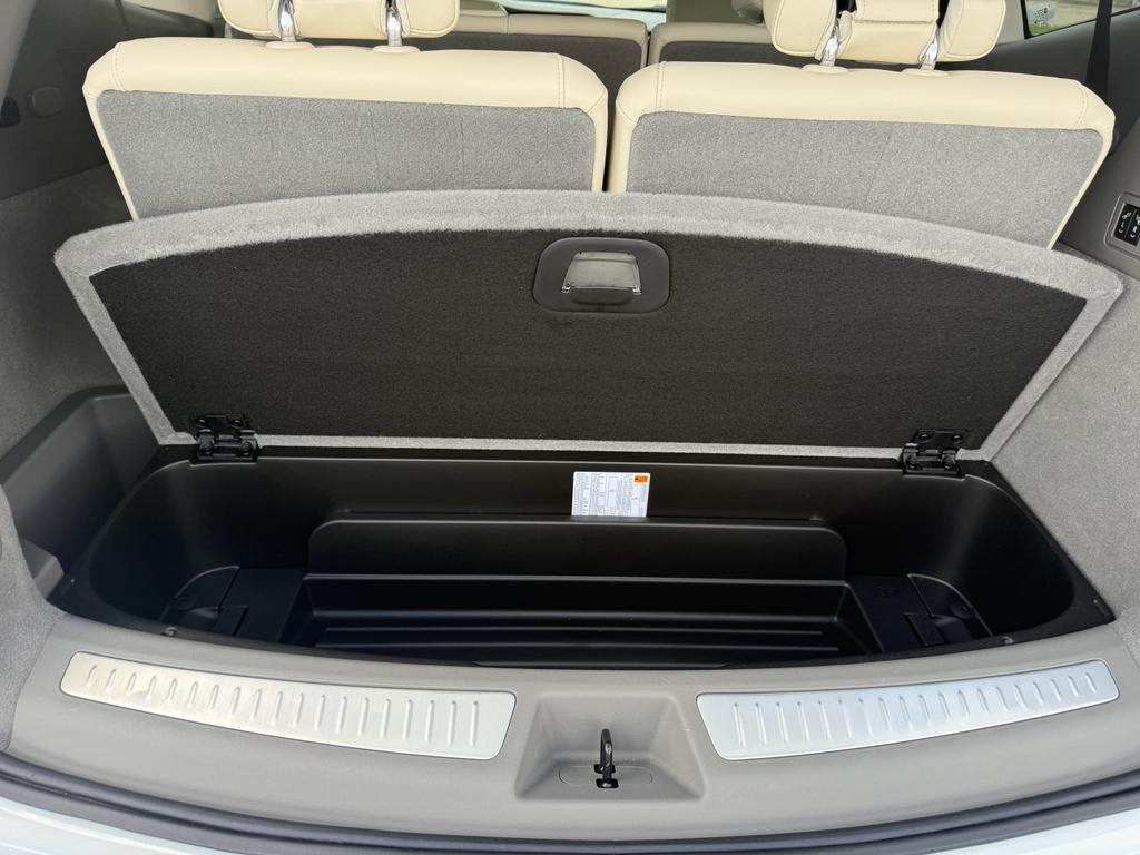 used 2024 Cadillac XT6 car, priced at $52,990