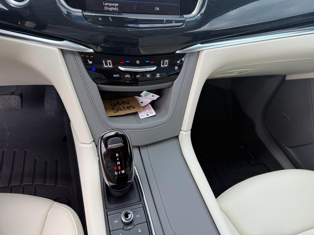 used 2024 Cadillac XT6 car, priced at $52,990
