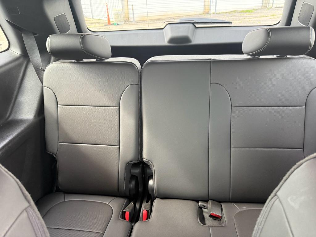 used 2023 Chevrolet Traverse car, priced at $39,900