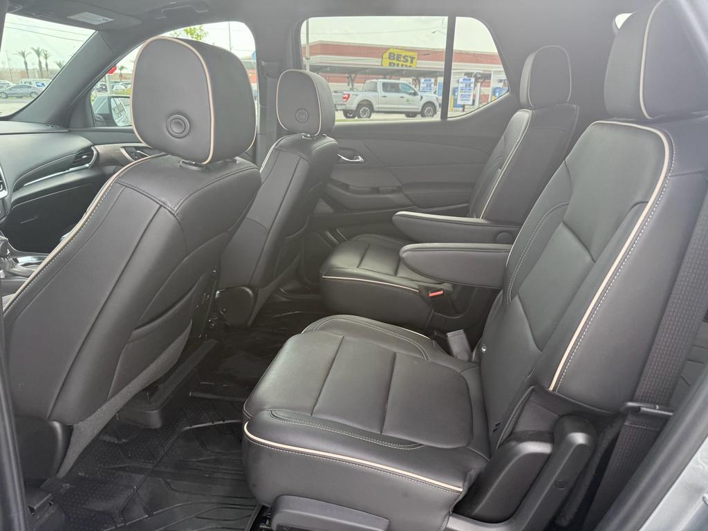 used 2023 Chevrolet Traverse car, priced at $39,900