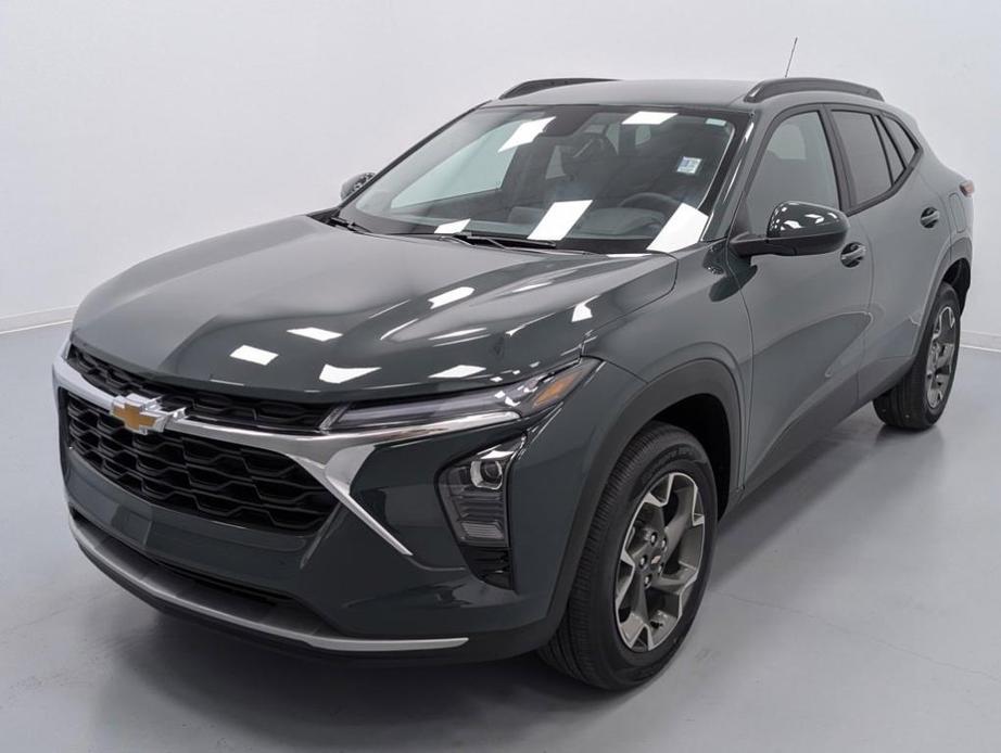 new 2025 Chevrolet Trax car, priced at $24,510