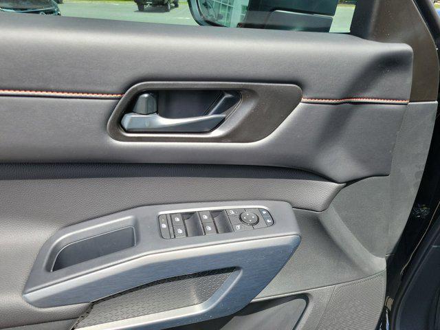 new 2025 Nissan Pathfinder car, priced at $42,978