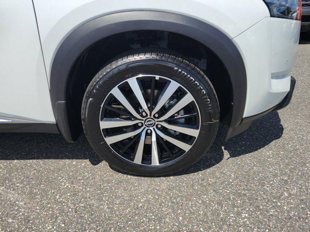 new 2025 Nissan Pathfinder car, priced at $48,985