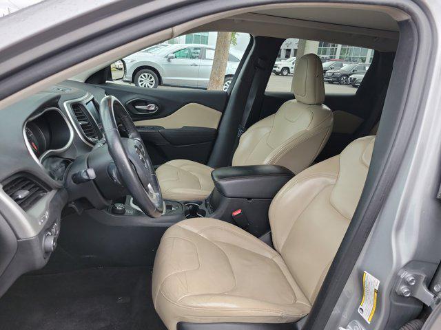 used 2016 Jeep Cherokee car