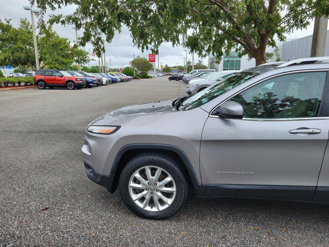 used 2016 Jeep Cherokee car