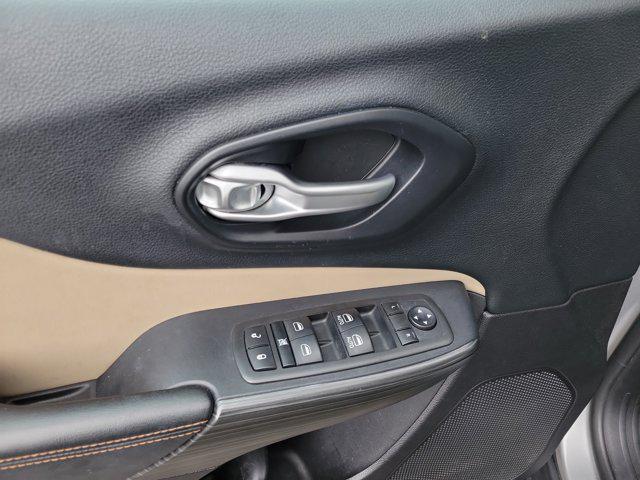 used 2016 Jeep Cherokee car