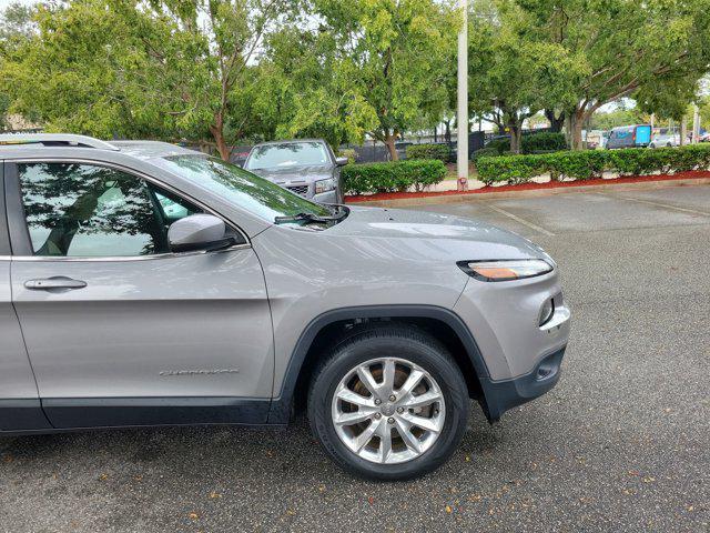 used 2016 Jeep Cherokee car