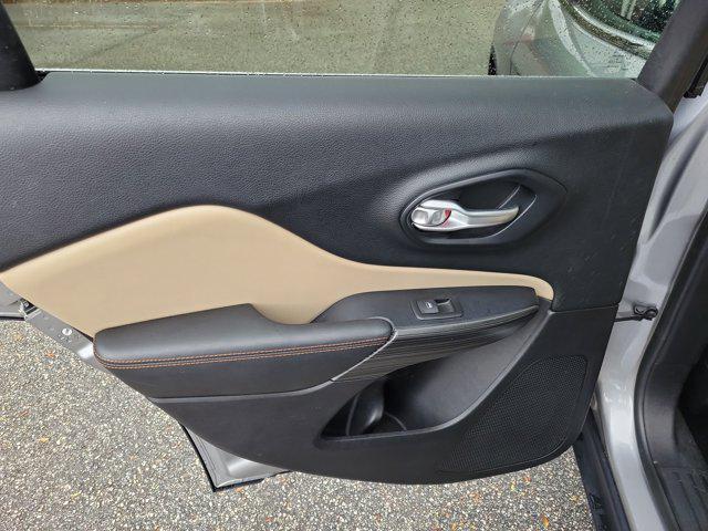 used 2016 Jeep Cherokee car