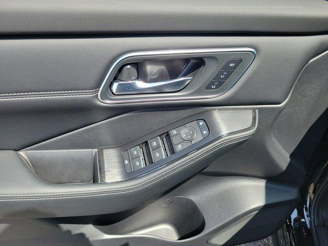 new 2025 Nissan Rogue car, priced at $40,368
