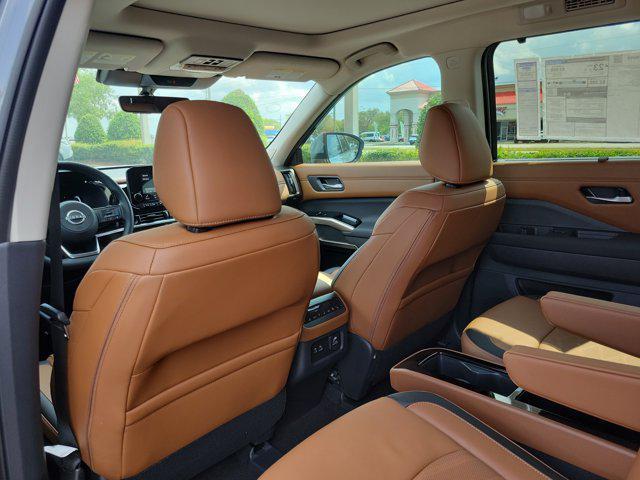 new 2025 Nissan Pathfinder car, priced at $48,985