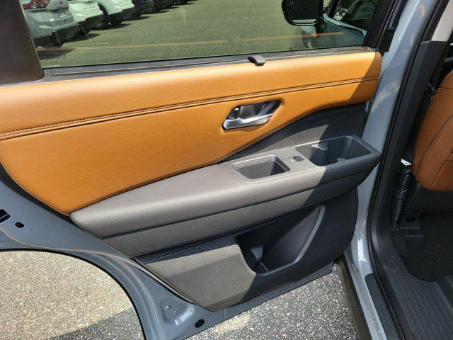 new 2025 Nissan Pathfinder car, priced at $48,985