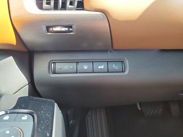 new 2025 Nissan Pathfinder car, priced at $48,985