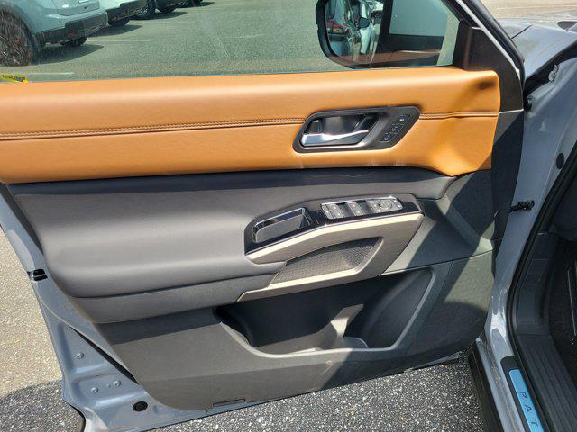 new 2025 Nissan Pathfinder car, priced at $48,985