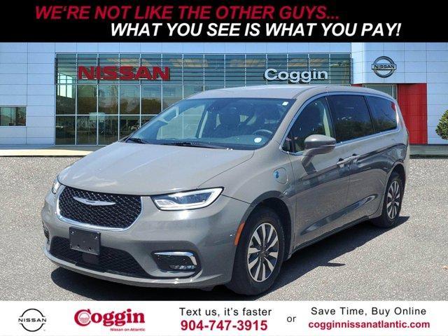 used 2022 Chrysler Pacifica Hybrid car, priced at $26,150