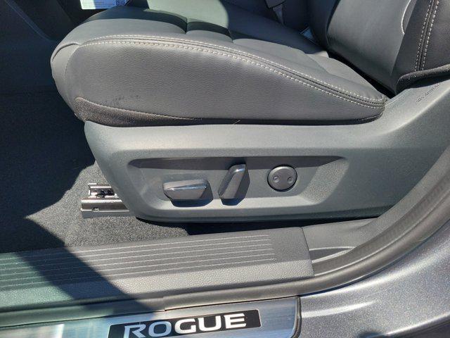 new 2025 Nissan Rogue car, priced at $35,692