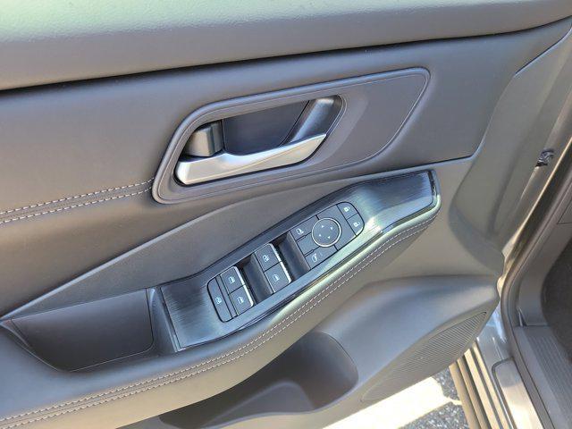 new 2025 Nissan Rogue car, priced at $35,692
