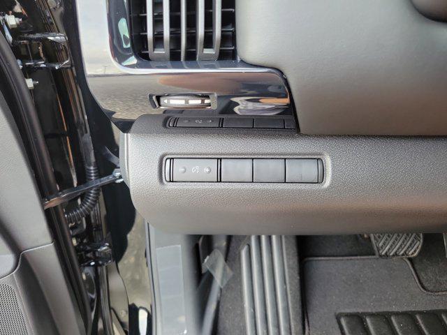 new 2025 Nissan Pathfinder car, priced at $35,268