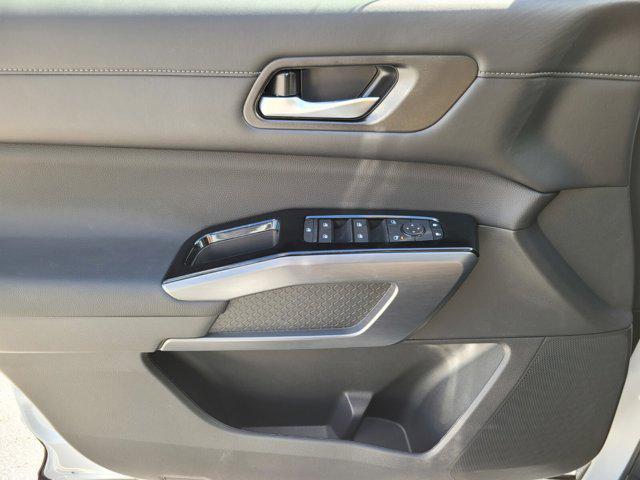 new 2025 Nissan Pathfinder car, priced at $40,142