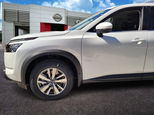 new 2025 Nissan Pathfinder car, priced at $40,142
