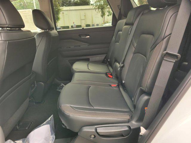 new 2025 Nissan Pathfinder car, priced at $40,132