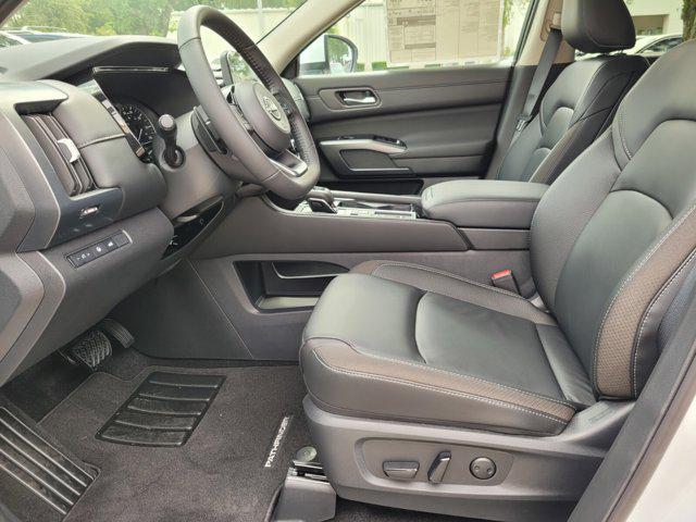 new 2025 Nissan Pathfinder car, priced at $40,132