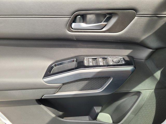 new 2025 Nissan Pathfinder car, priced at $40,132