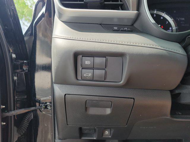 used 2020 Toyota Highlander car, priced at $26,343