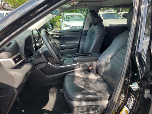 used 2020 Toyota Highlander car, priced at $26,343