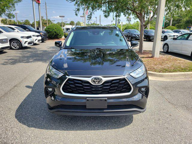 used 2020 Toyota Highlander car, priced at $26,343
