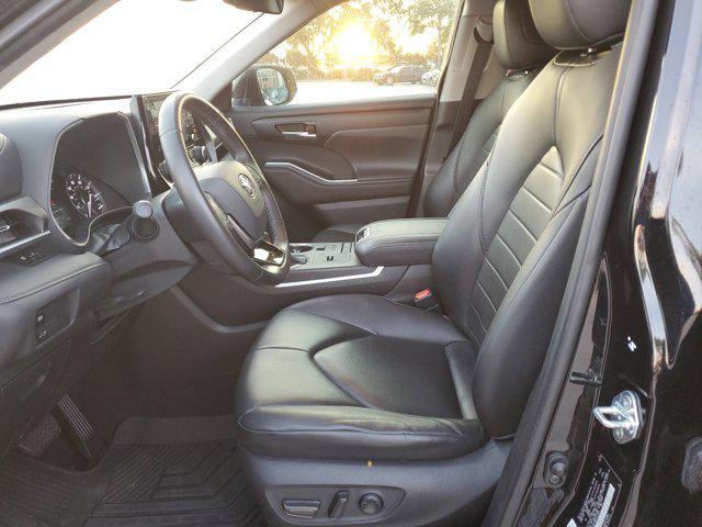 used 2020 Toyota Highlander car, priced at $27,185